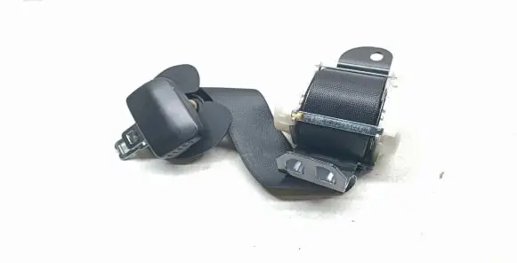 BMW 2 F46 Middle seatbelt (rear) 7332242