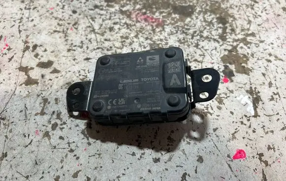 Toyota bZ4X Distronic sensor radar 2300008375 8821078020 2308008375