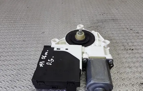 Audi A3 S3 A3 Sportback 8P Rear door window regulator motor 8P4959802D