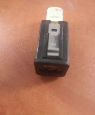 BMW X5 E70 USB socket connector 9167196