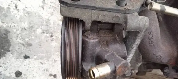 Ford Mondeo MK I Power steering pump HBDAE