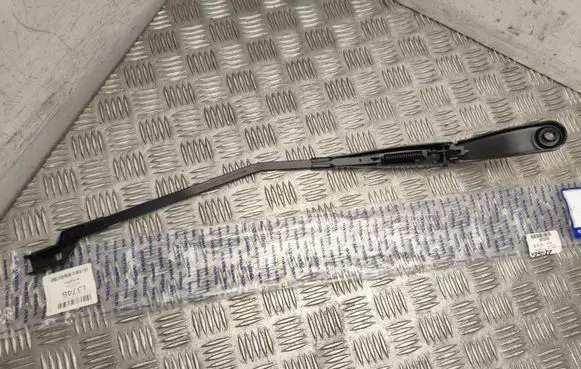 Volvo XC60 Front wiper blade arm 30753526