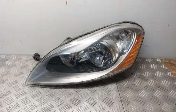 Volvo XC60 Headlight/headlamp 89902946