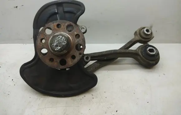 Mercedes-Benz C W204 Front wheel hub spindle knuckle A2033331014 20304