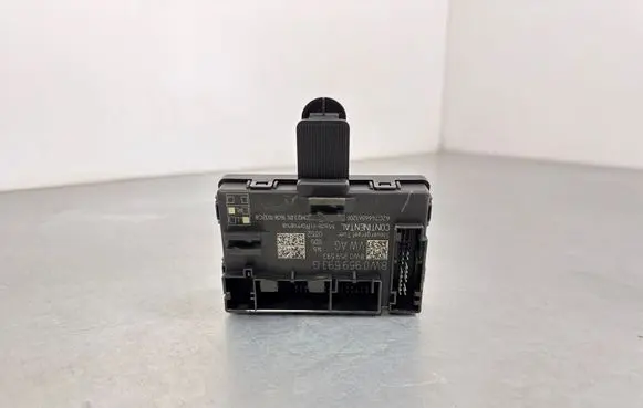 Audi A4 S4 B9 Door control unit/module 8W0959593G
