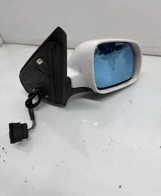 Volkswagen Golf IV Front door electric wing mirror 057252