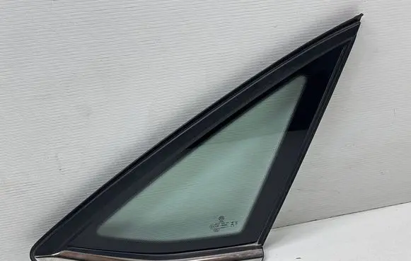 Volkswagen Jetta VII Rear side window E943R004584 17A845042S
