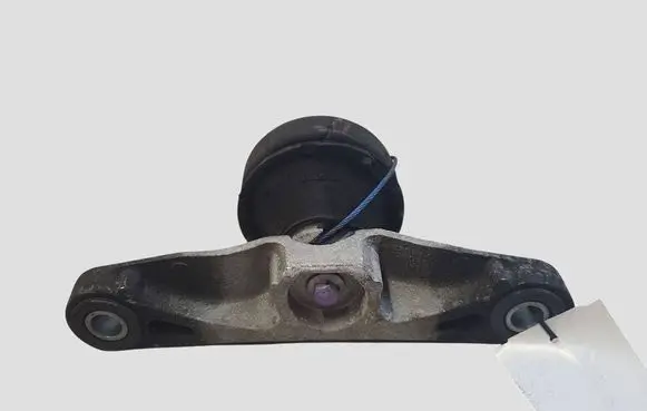 Volvo V40 Engine mount bracket 30778953