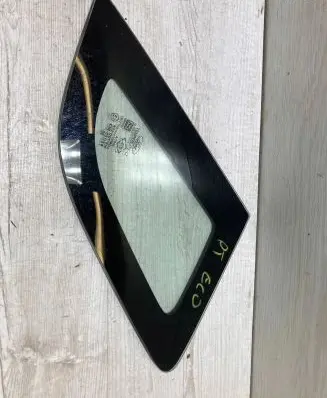 Ford Ecosport Front vent window/glass (coupe) 