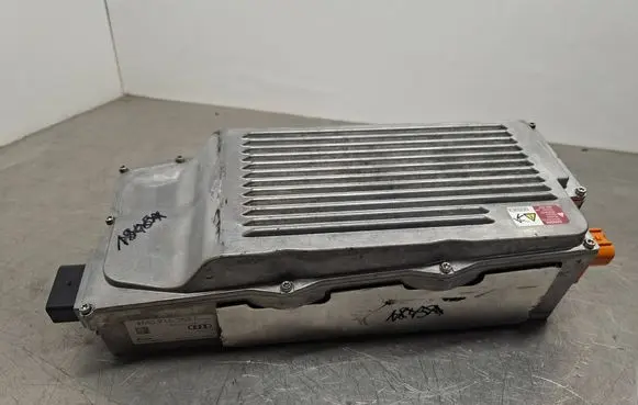 Audi Q7 4M Battery control module 4M0915253E