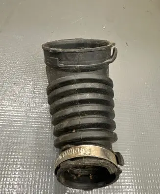Porsche Cayenne (9Y0 9Y3) Intercooler hose/pipe 06M129739C
