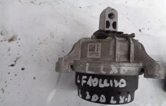 BMW 5 F10 F11 Engine mount bracket 6856327