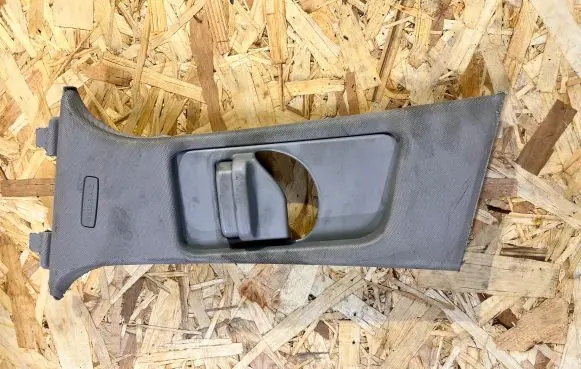 Mercedes-Benz C W204 (B) pillar trim (top) A2048600930
