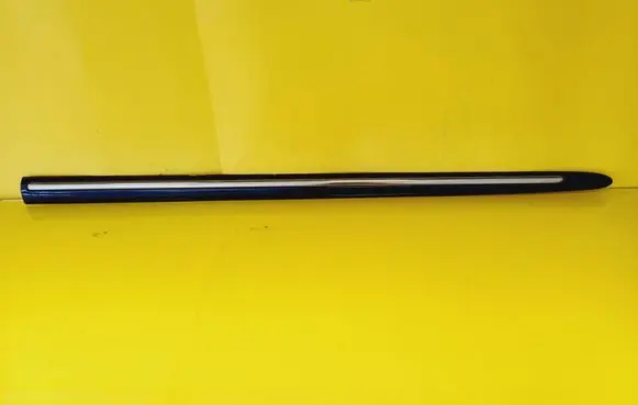 Hyundai Lantra II Front door trim (molding) 