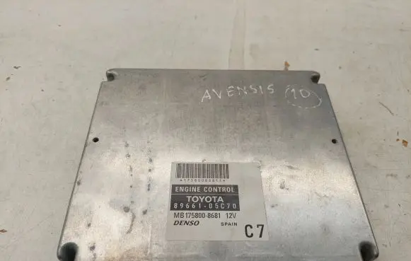 Toyota Avensis T250 Engine control unit/module 8966105821 8966105C70 8966105070