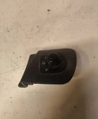 Skoda Octavia Mk1 (1U) Wing mirror switch 1U1867185B
