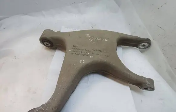 Audi A6 Allroad C7 Rear upper control arm/wishbone 8R0505312F