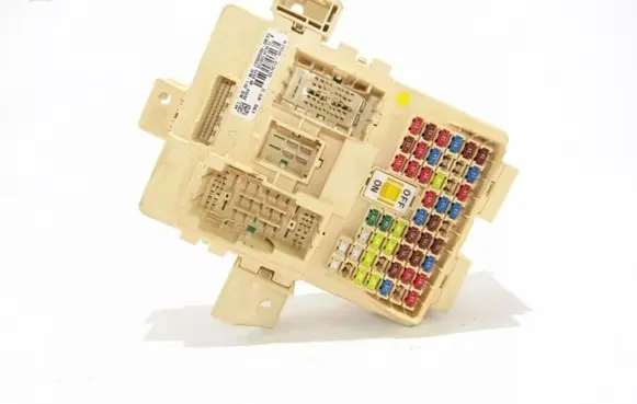 Hyundai Tucson TL Fuse module 91950D3610