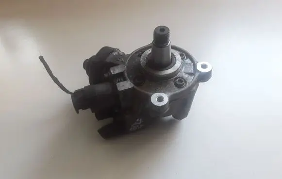 Volkswagen Golf VII Fuel injection high pressure pump 0445010537