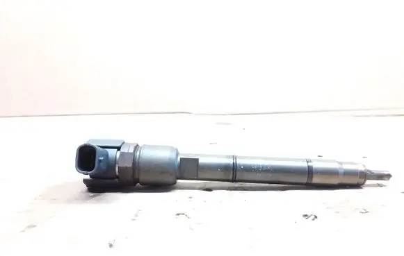 KIA Ceed Fuel injector 338002A400