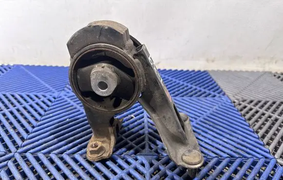 Toyota Prius+ (ZVW40) Engine mount bracket