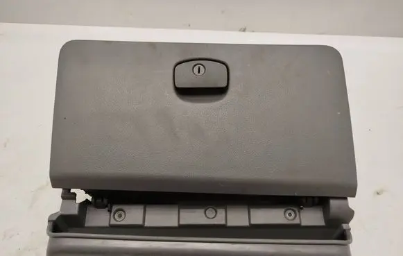 Glove box