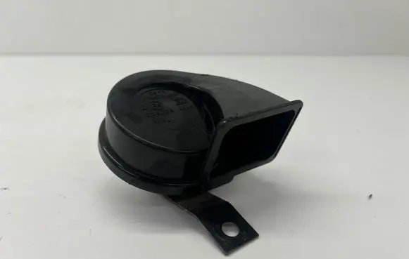 Mitsubishi Outlander IV Horn signal 8211A286 2103291532 004035