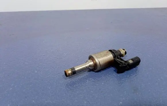 Fuel injector