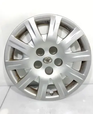 Toyota Corolla Verso AR10 R16 wheel hub/cap/trim 426020F050 426020F070