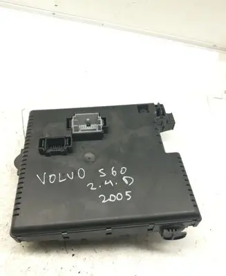 Volvo S60 Fuse module 867639104W423