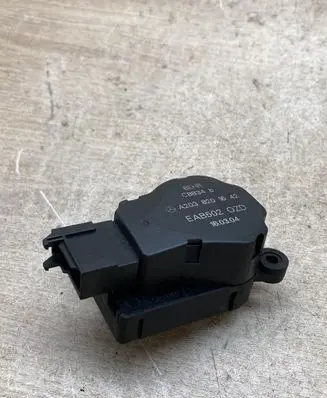 Mercedes-Benz E W211 Air flap motor/actuator A2038201642