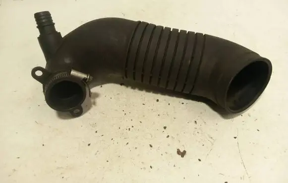 Audi A4 S4 B6 8E 8H Air intake hose/pipe 8E0129615