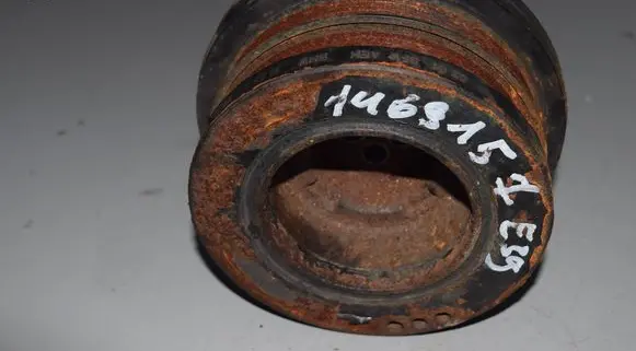BMW 5 E39 Crankshaft pulley 2247890