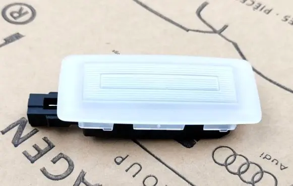 Volkswagen Tiguan Headlining lighting console trim 10A947109A