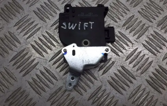 Suzuki Swift I A/C air flow flap actuator/motor CZ1138002530