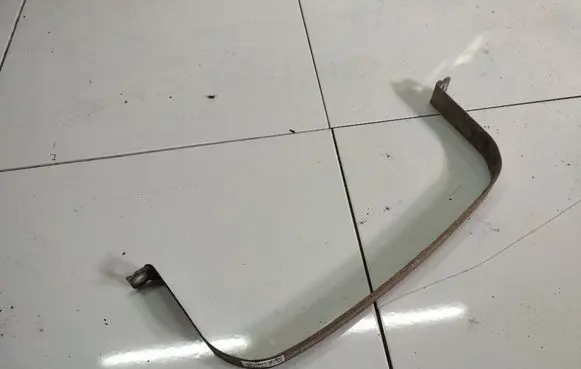 Audi A3 S3 8P Fuel tank mounting bracket 