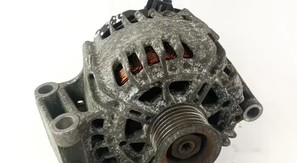 Ford Fiesta Generator/alternator 7G9N10300cc 209099400 23543420A
