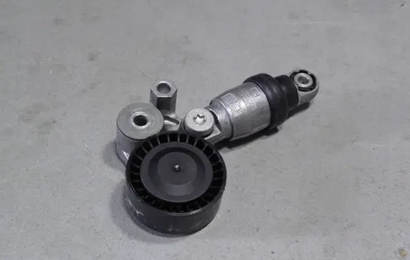 Mazda CX-3 Generator/alternator belt tensioner PE0315980