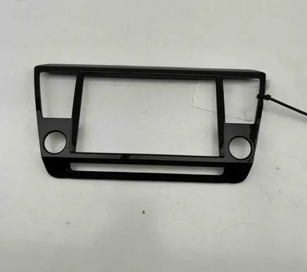 Radio/GPS head unit trim