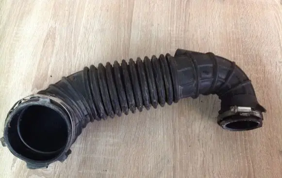 Audi Q5 SQ5 Intercooler hose/pipe 03G129629D