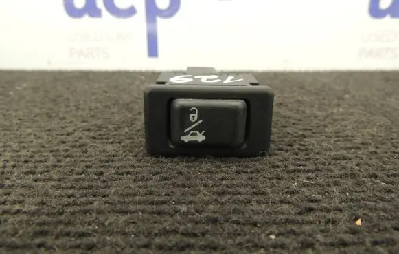 Nissan Primera Door control unit/module D129