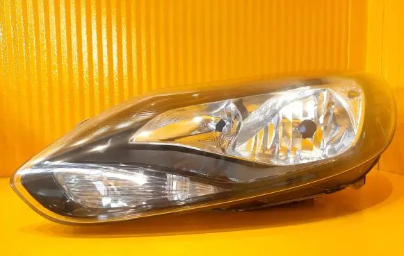 Ford Focus Headlight/headlamp BM5113W030CH