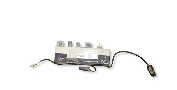 BMW 5 E34 Antenna control unit 65248351244 109000