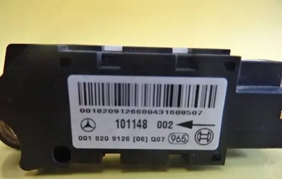 Mercedes-Benz E W211 Airbag deployment crash/impact sensor 0018209126