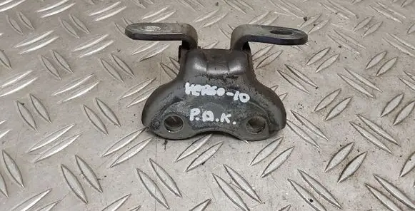 Toyota Verso Front door lower hinge 