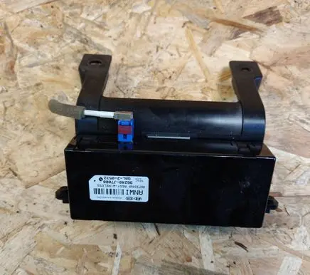 KIA Xceed Aerial antenna amplifier 96240J7000 QAL20532