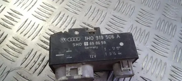 Volkswagen Golf III Coolant fan relay 1h0919506a 898659
