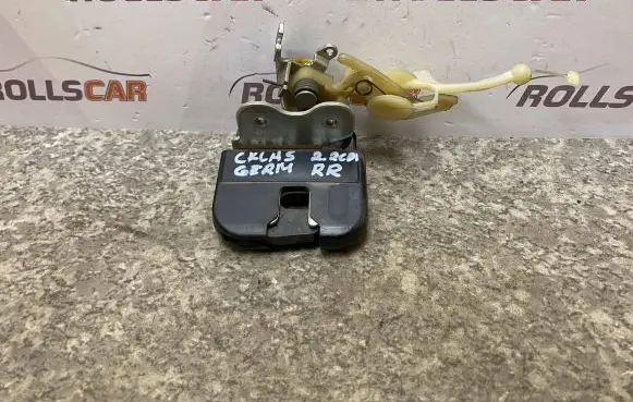 Mercedes-Benz C W203 Seat back rest lock catch A2039200472
