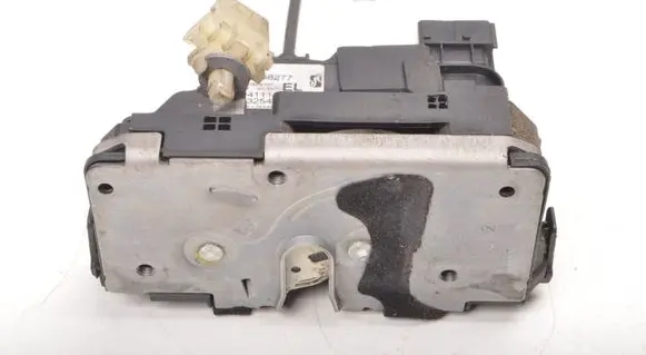 Opel Meriva B Front door lock 13258277