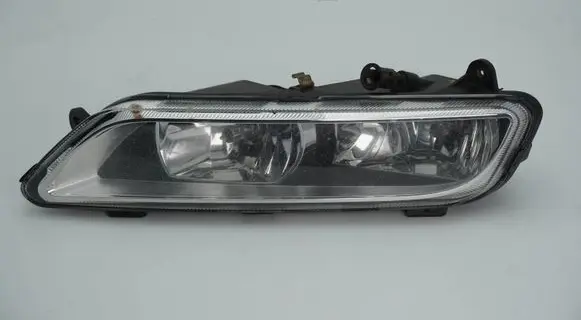 Volkswagen PASSAT B7 Front fog light 3AA941662G